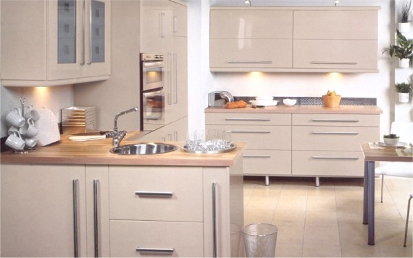 The Eclipse Cappuccino gloss kitchen is available from Gee's Kitchens, Bedrooms & Flooring of Kildare.